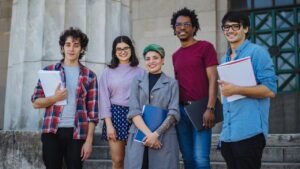 Becas para universidad, bachillerato y FP en España