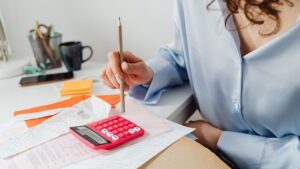 Bonos y ayudas en España qué apoyo puedes solicitar